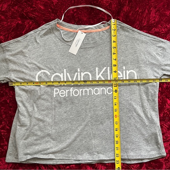 Calvin Klein Long Sleeve Performance Tee - Picture 10 of 11